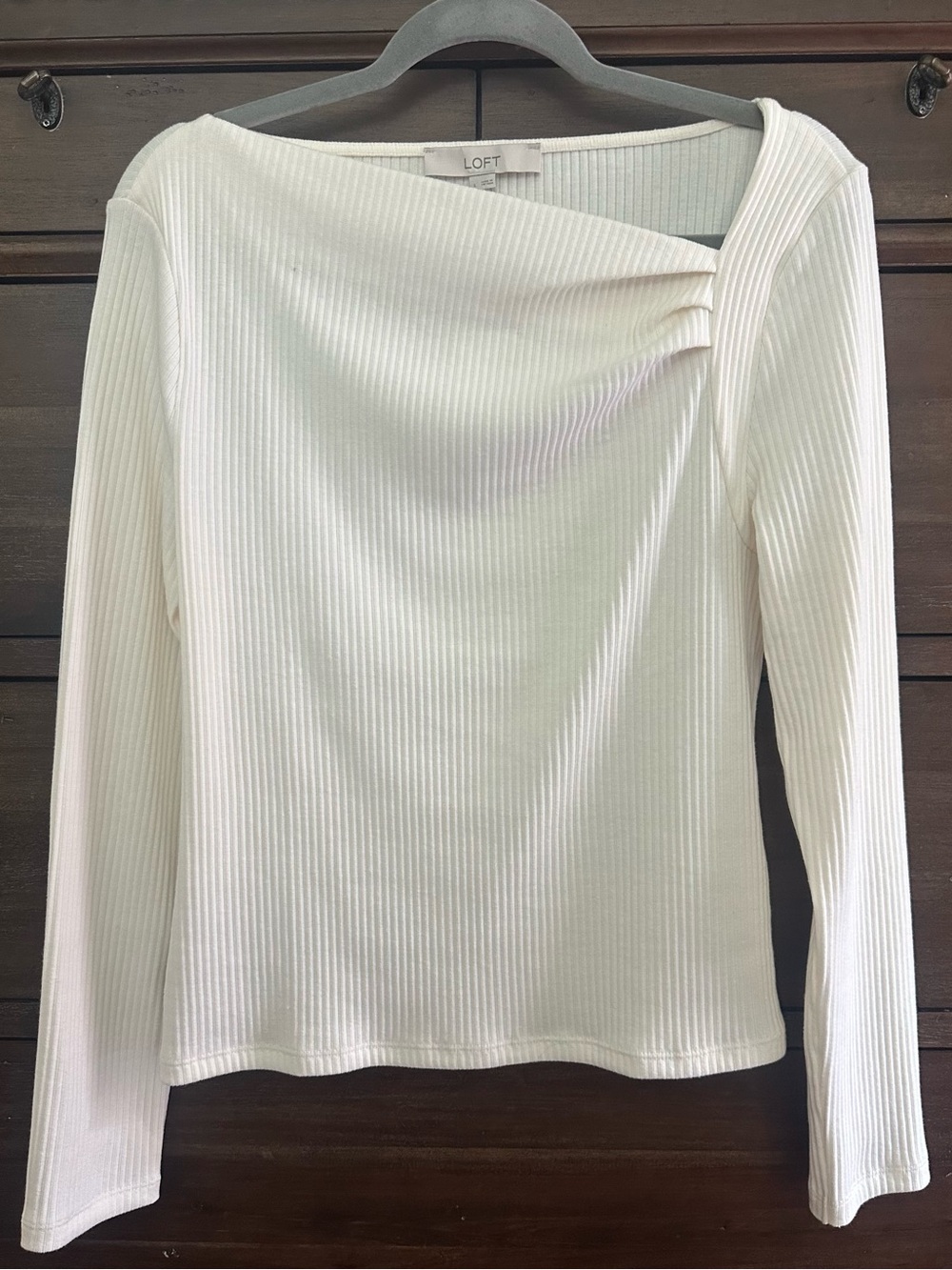 🍁 🆕 LOFT Asymmetric Neckline Top/Tee. Long Sleeve. Whisper White, Size L. NWT - Picture 3 of 11
